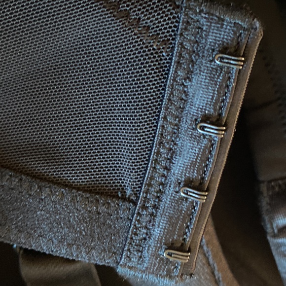 New Breezies  Luxe Lace Wirefree T-Shirt bra Black, 36 DD - Picture 10 of 13